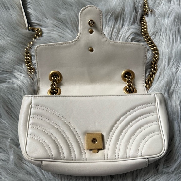 GUCCI Small Marmont Small Shoulder Bag - Picture 9 of 17